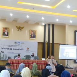 Menulis Salah Satu Solusi Bagi Mahasiswa yang Kesulitan Biaya Kuliah