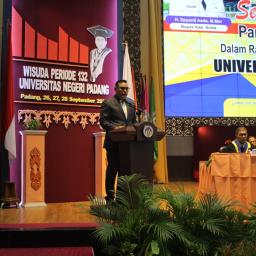 Bupati Solok Berikan Motivasi kepada Wisudawan Periode ke-132